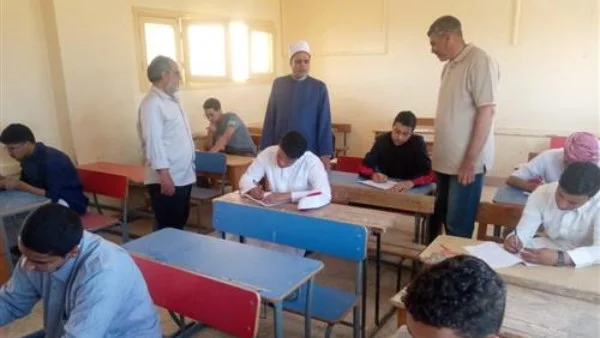 تباين آراء طلاب الثانوية الأزهرية حول امتحان التاريخ