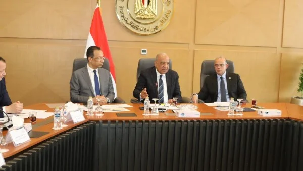 اجتماع حكومي لوضع استراتيجية لمراكز البيانات في مصر