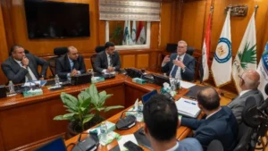 وزير البترول يناقش توسيع الفرص التعدينية بمصر