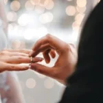 هل يمكن للمرأة أن تحب رجلين في الوقت نفسه؟