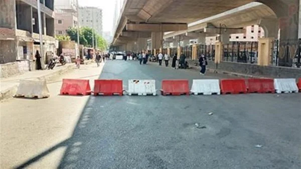 تحويلات مرورية بمحور عبد الحميد بدوي بسبب هبوط أرضي