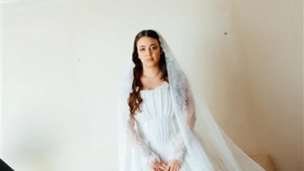 هايدي رفعت تتألق بإطلالة زفاف ساحرة