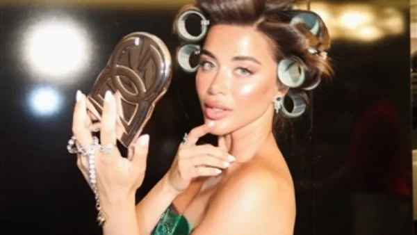 يارا السكري تتألق في فستان أخضر أنيق