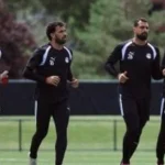 منتخب مصر يحتفل بعيد ميلاد المهدى سليمان