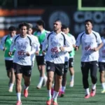 منتخب مصر يحتفل بعيد ميلاد المهدي سليمان