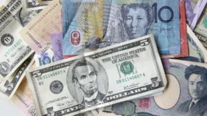 تراجع سعر الدولار وأسعار العملات اليوم الثلاثاء