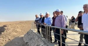 وزراء النقل والكهرباء يتفقدان مشروعات طاقة الرياح بمصر