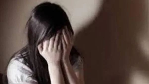 فتاة تهرب مع جزار لإجبار والدها على الزواج