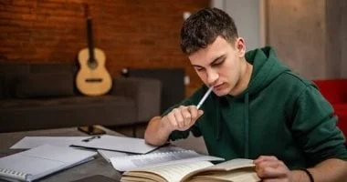 طرق لتسهيل حفظ دروس الثانوية العامة 2026
