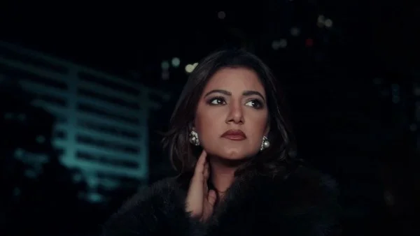 ياسمين علي تطلق "أعراض انسحابه" في كليب سينمائي