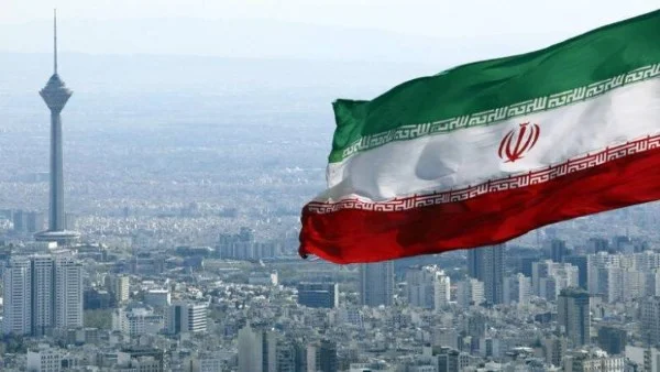 وفد إيراني يغادر إلى سويسرا لمتابعة التزامات متبادلة