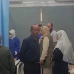رئيس مدينة قويسنا تطمئن على طفلتين بعد حادث مأساوي