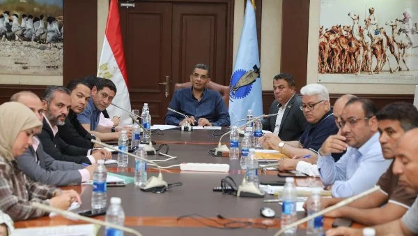 إنجاز مشروعات البنية التحتية في البحر الأحمر