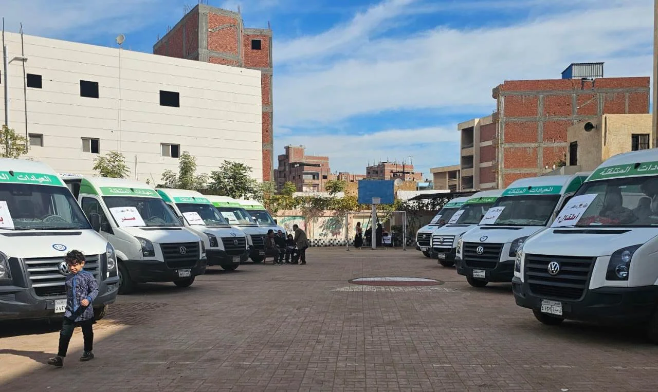 قافلة طبية مجانية تستفيد منها 892 مواطنًا في بالدقهلية