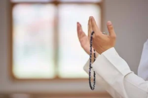 أذكار المساء: تحصين وطمأنينة للمسلم