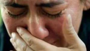 حكم لطم الخدود بعد وفاة الطفل