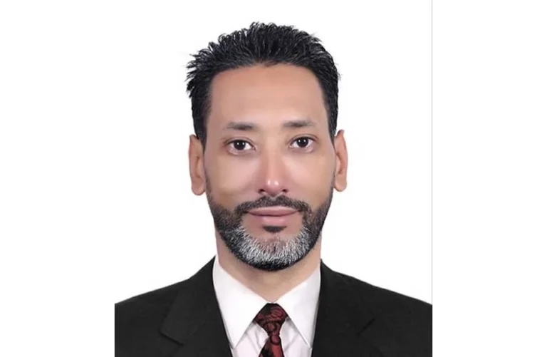 معلم من سوهاج يمثل مصر في البرمجة والذكاء الاصطناعي