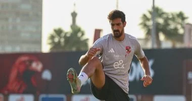 تخفيض العقود يتيح رحيل نجوم الأهلي في الصيف