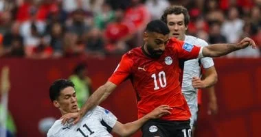 تسديدة محمد صلاح تمر بجوار القائم في مواجهة نيوزيلندا