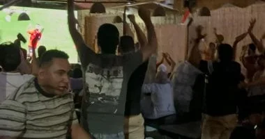 فرحة المصريين بتقدم منتخبهم على نيوزيلندا