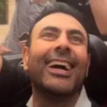 محمد كريم يحتفل بفوز مصر على نيوزيلندا في الشوارع