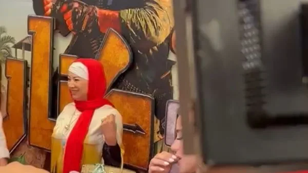 انتصار تتألق بالحجاب في عرض "صقر وكناريا"