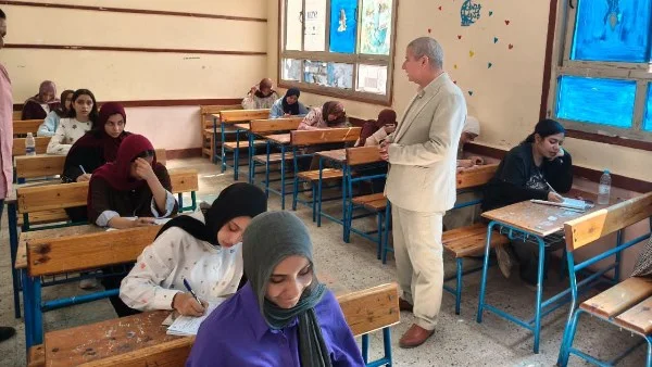 تفقد لجان امتحانات الشهادة الإعدادية بفاقوس