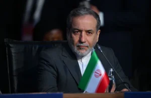 إيران تعفي صادرات النفط والبتروكيماويات من العقوبات
