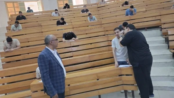 جهاز حديث للكشف عن سماعات الأذن بامتحانات طب الأزهر