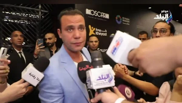 محمد إمام يكشف تفاصيل فيلمه الجديد "صقر وكناريا"