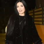 عبير صبري تتألق بفستان أنيق وجذاب