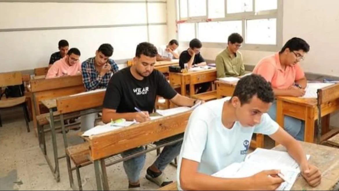 امتحان اللغة الأجنبية الثانية في الغردقة تحت إشراف مشدد