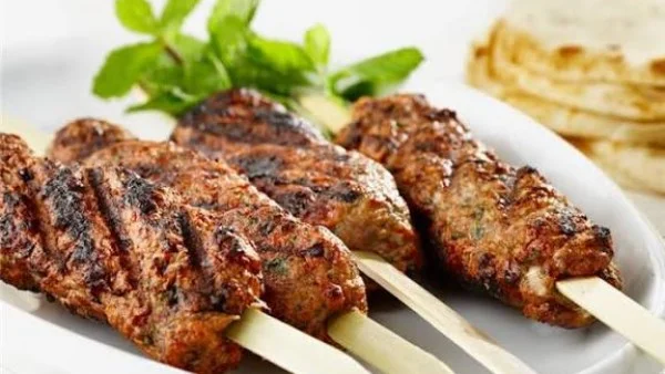 ساندوتشات الكفتة البيتي بطعم المطاعم المميز