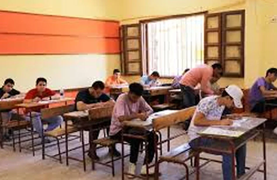 انتظام لجان امتحانات الدبلومات الفنية بكفر الشيخ