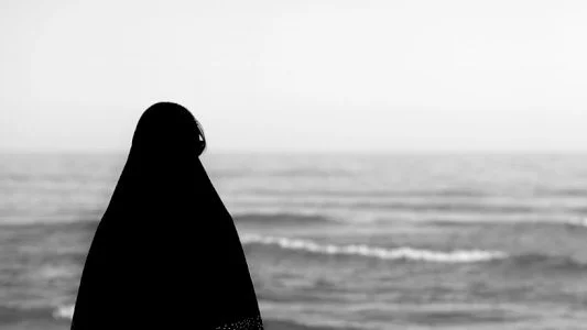 ثواب الأرملة التي تربي أبناءها بمفردها