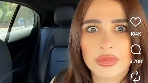 ياسمين عبد العزيز تجرب قيادة السيارة الذاتية بلوس أنجلوس