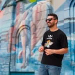 أحمد علاء يعود بألبوم “مش طبيعي” بعد 20 عامًا من “خايف”