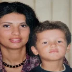 محمد محمود عبدالعزيز يحتفل بعيد ميلاد والدته