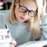 أطعمة ومشروبات تخفف التوتر خلال فترة الامتحانات
