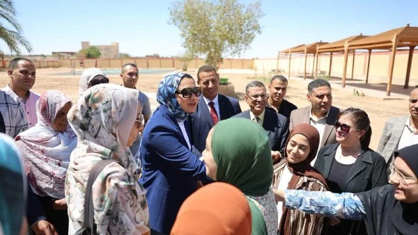 محافظ الوادي الجديد تتفقد امتحانات الثانوية العامة ومشروعات تنموية
