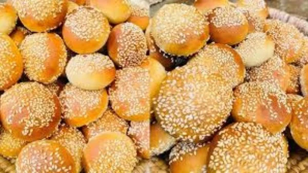 خبز السمسم الذهبي: وصفة منزلية سهلة ومميزة