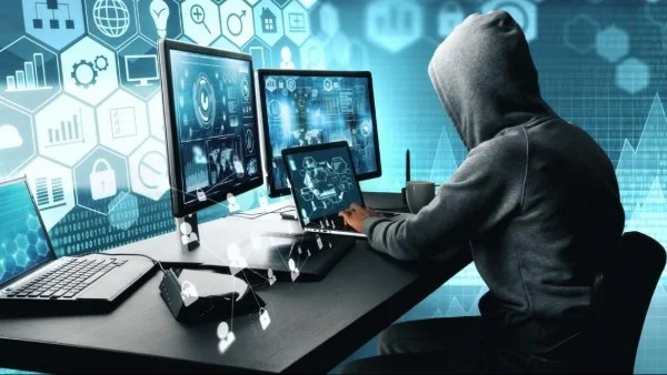 تجديد حبس سائق وكيل لاعبين شهير بتهمة الابتزاز