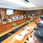 محافظ أسيوط يرأس اجتماعاً لمتابعة تنمية الأسرة