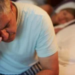 أسباب الاستيقاظ المتكرر ليلاً