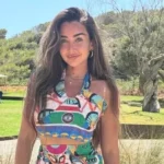 هنا الزاهد تتألق بفستان ملون عبر إنستجرام