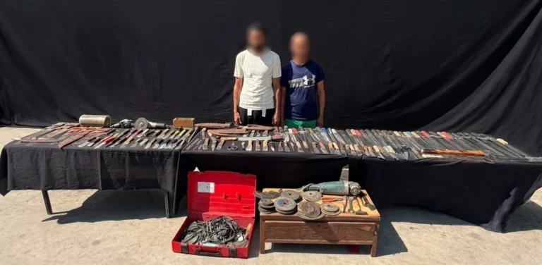 ضبط 107 أسلحة بيضاء في ورشة تسليح ببولاق أبو العلا