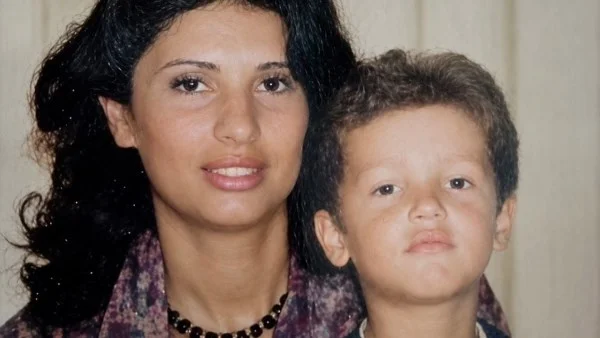 محمد محمود عبدالعزيز يحتفل بعيد ميلاد والدته بصورة مؤثرة
