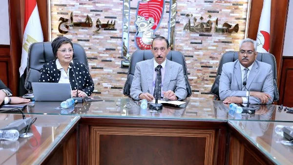 مجلس إقليمي للسكان في سوهاج لمتابعة التنمية السكانية