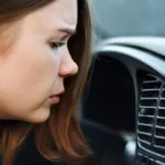 أسباب رائحة زيت محروق عند تشغيل تكييف السيارة