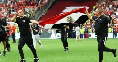 حسام حسن يقدم محاضرة فنية للاعبي المنتخب المصري
